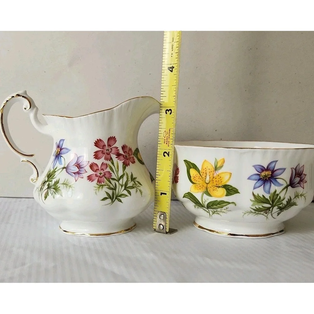 VTG QEII Paragon Fine Bone China Sugar Bowl & Creamer Set 
